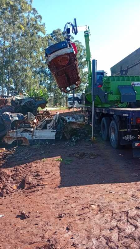Compactaron 127 toneladas de vehículos secuestrados en dependencias policiales de la zona norte de Misiones 2 compactacion 2
