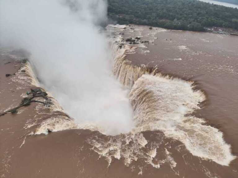 Garganta del Diablo continúa cerrada: el río Iguazú alcanzó los 8,33 millones de litros por segundo
