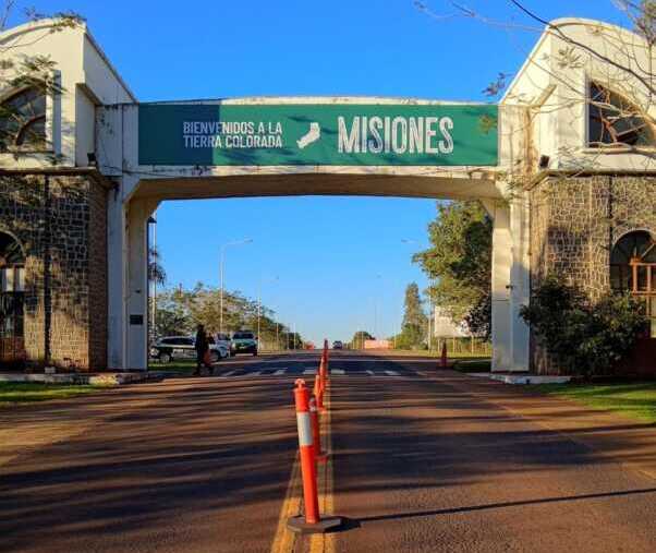 cartel de entrada a misiones