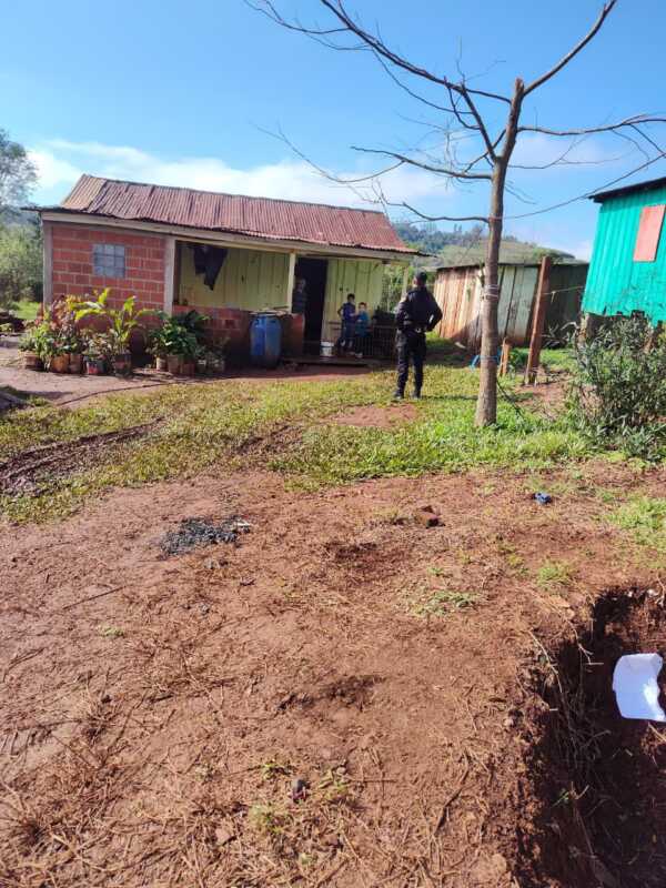 El Uruguay sigue bajando y habilitaron el paso fronterizo en El Soberbio: la Policía evalúa el regreso de las familias evacuadas 2 crecida del rio uruguay 3