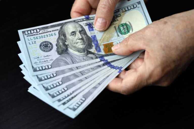 dolares