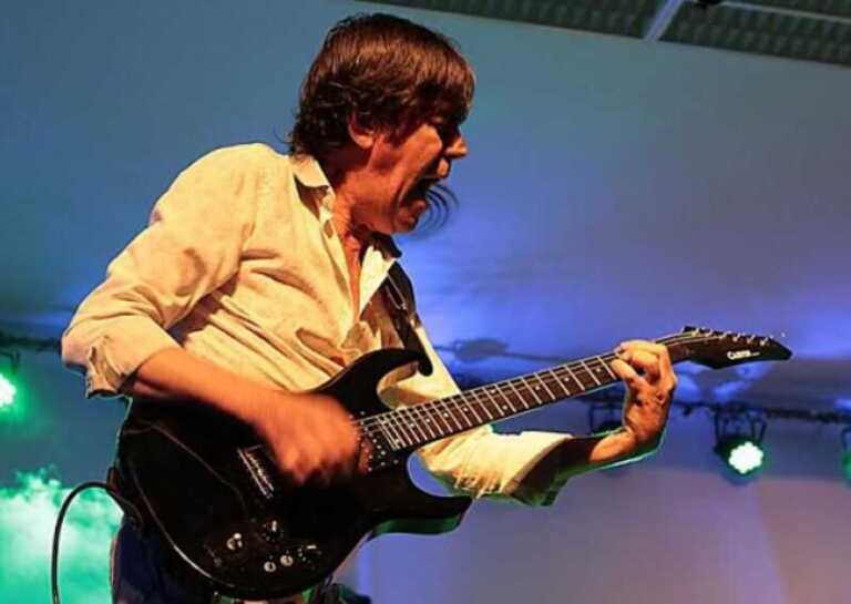 pomelo guitarrista