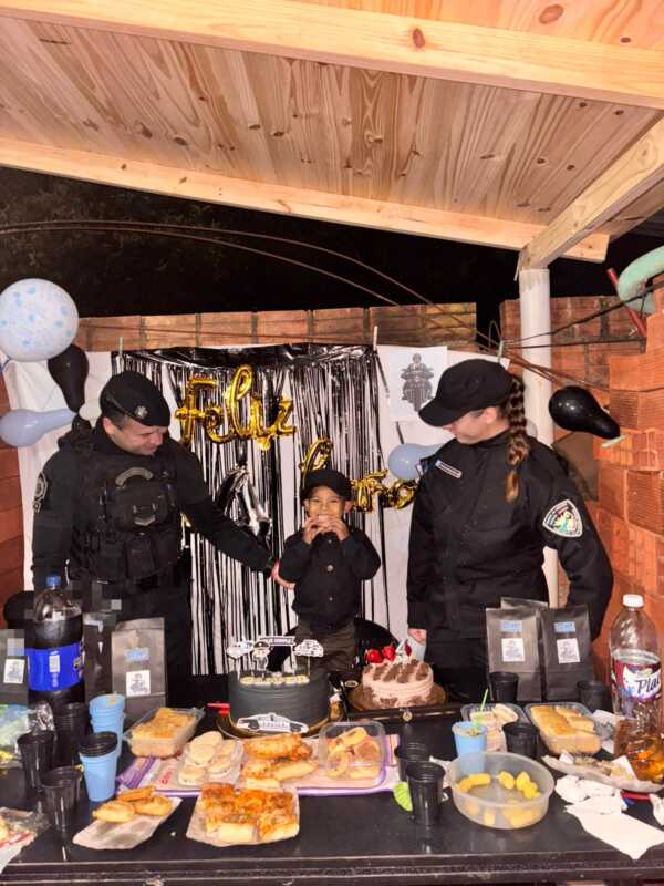 oliver con polis 4