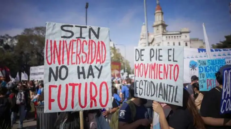 Docentes universitarios rechazaron aumento salarial del 3% y anunciaron un paro de 24 horas