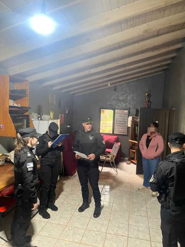 Se exhibían armados y efectuando disparos en Instagram: la Policía allanó una vivienda y secuestró cinco armas 1 arma 1