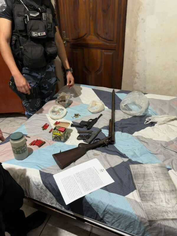 Se exhibían armados y efectuando disparos en Instagram: la Policía allanó una vivienda y secuestró cinco armas 2 arma 2