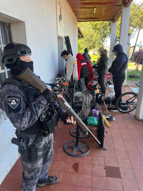 Cinco detenidos tras allanamientos contra la banda de “Los Paredes” en Posadas 4 los paredes 4