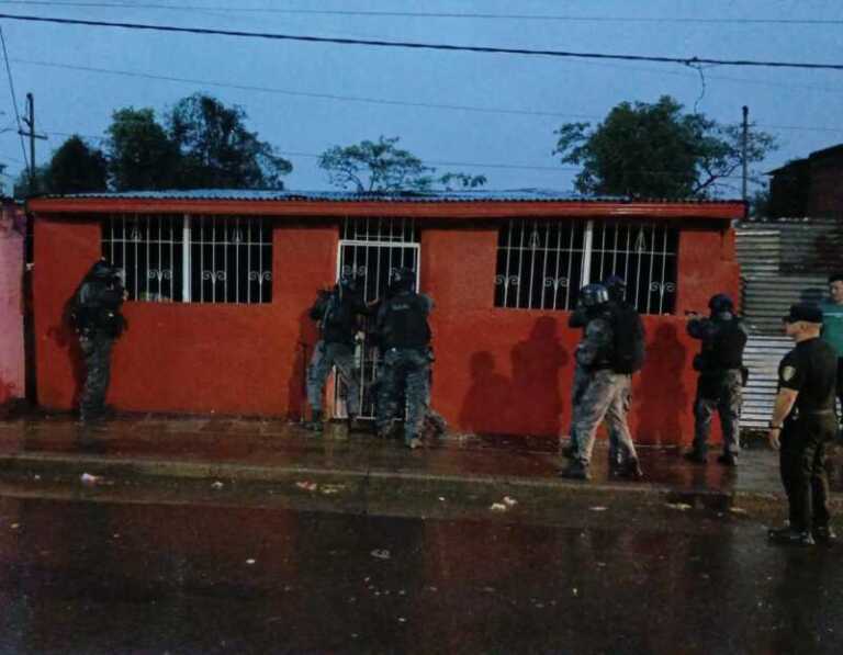 Se descompensó durante un allanamiento en Posadas: habría ingerido droga y murió en el hospital