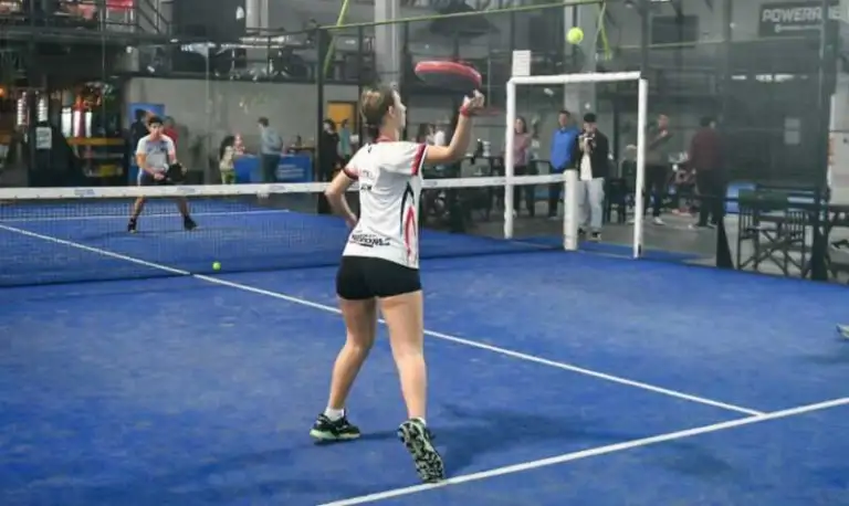 Pádel: jóvenes y adultos mayores compiten por un lugar en los torneos nacionales