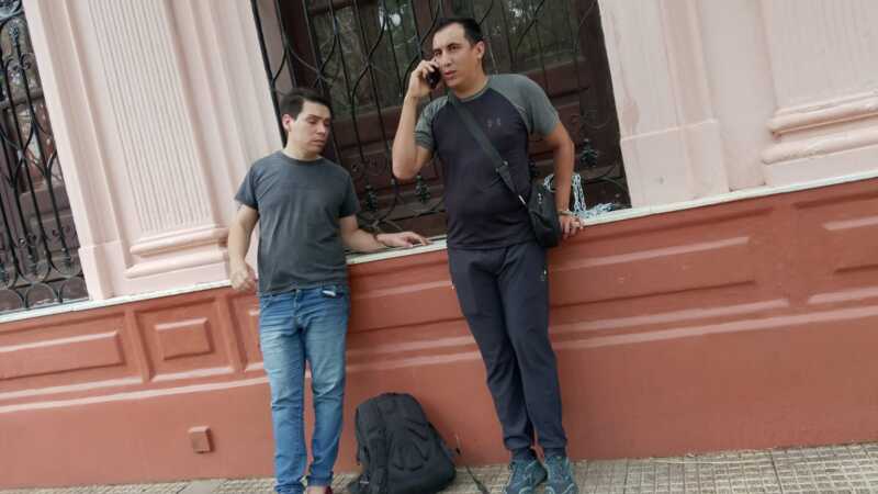 policías