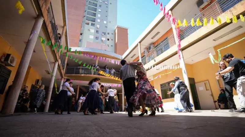 Soledad Pastorutti llegó a Posadas con su proyecto “30 Pueblos” y recorrió la cultura misionera 6 soledad en posadas 2 1