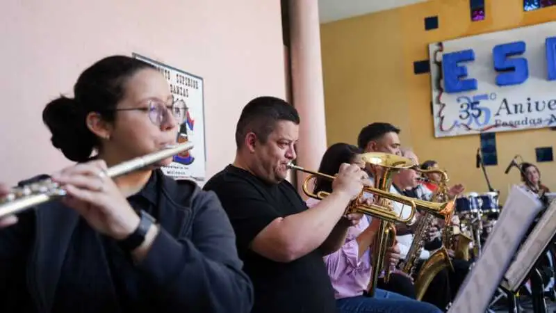 Soledad Pastorutti llegó a Posadas con su proyecto “30 Pueblos” y recorrió la cultura misionera 8 soledad en posadas 5 1