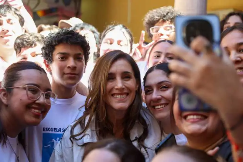 Soledad Pastorutti llegó a Posadas con su proyecto “30 Pueblos” y recorrió la cultura misionera 1 soledad en posadas 8 1
