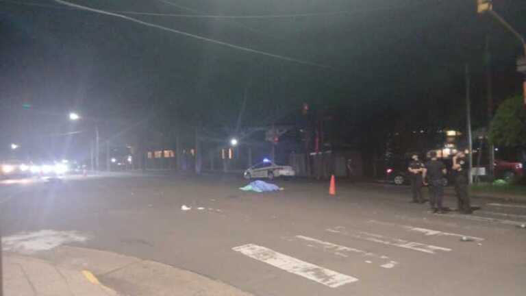 Atropelló a un hombre, lo mató y escapó: buscan a un automovilista en Posadas