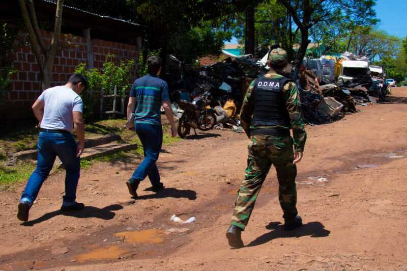 Residuos tóxicos en la vía pública: Ecología inició acciones contra una chatarrería en Garupá 5 chatarreria 6