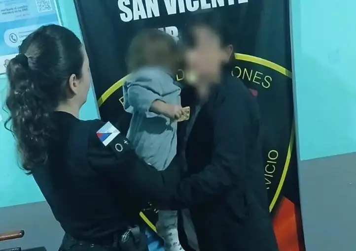 Resguardaron a una niña en San Vicente tras hallar a sus padres bajo efectos de drogas