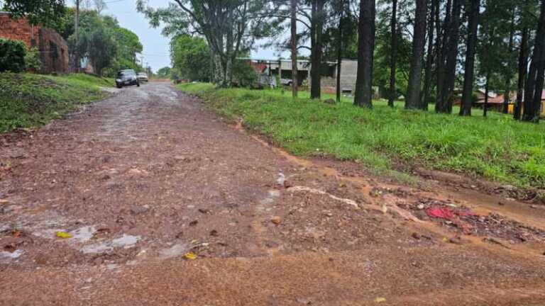 Vecinos de Villa Martos de Oberá reclaman por calles intransitables y obras que no empiezan
